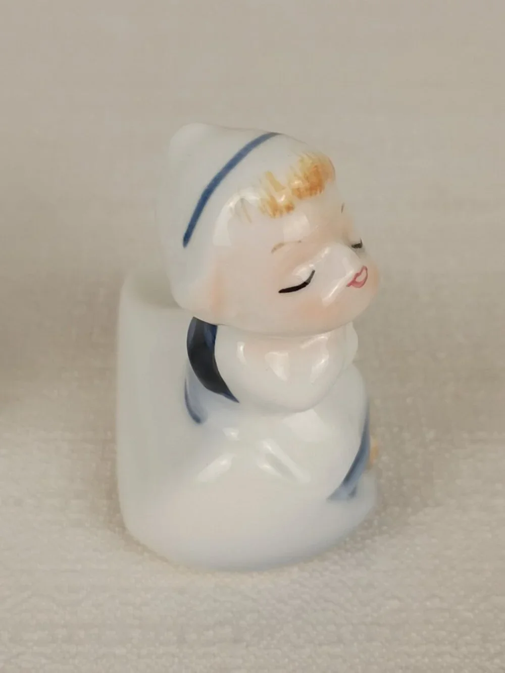 Vintage Blue White Kissing Dutch Boy Girl Salt Pepper Shakers E-5816 Enesco
